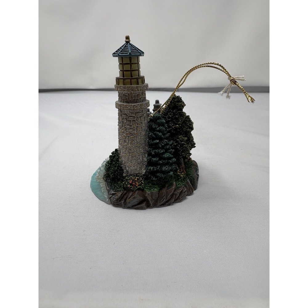 Vintage Thomas Kinkade Illuminated Series Ornament "Julianne's Lighthouse" - Picture 3 of 8